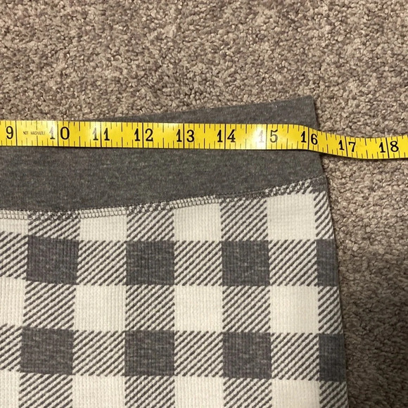 Warm Essentials by Cuddl Duds gray & white Buffalo check thermal set M/L - Picture 12 of 15